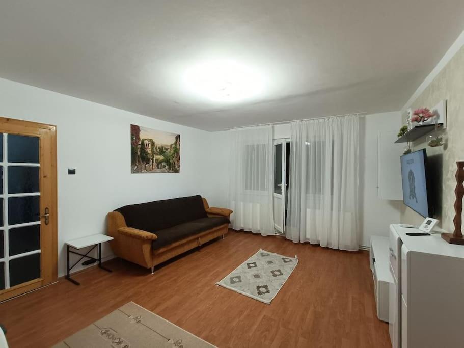 Apartament Alis2011 Buzău Esterno foto